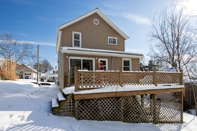Building Photo - Two bedroom, single-family home