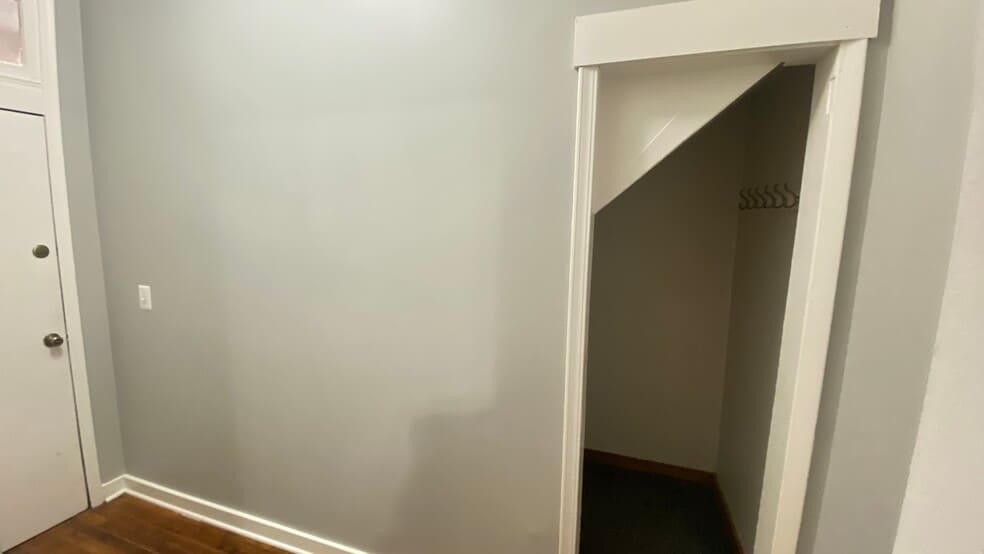 Building Photo - 2641 W Haddon Ave