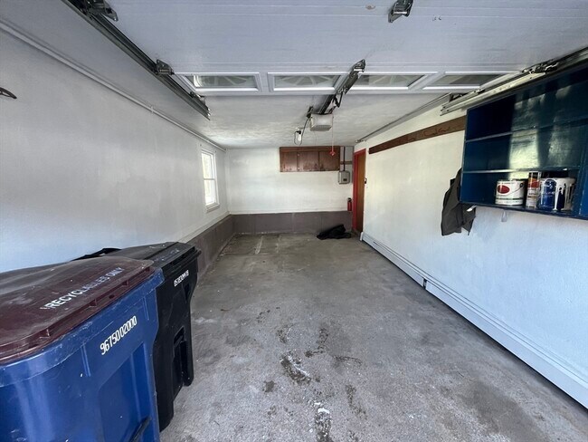 Building Photo - 150 Pond St