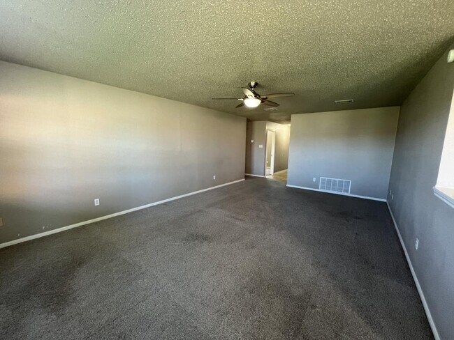 Building Photo - 4115 Mustang Dr