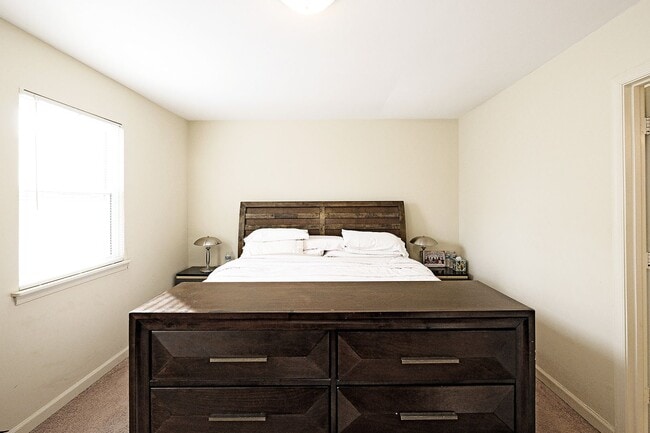 Building Photo - Pet-Friendly Duplex Near NGIC/DIA/NGA, CHO Airport, & Hollymead Town Center