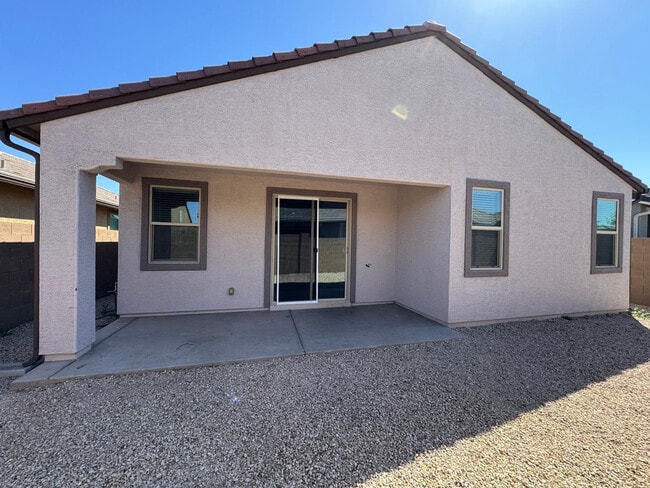 Building Photo - 9006 W Rancho Dr