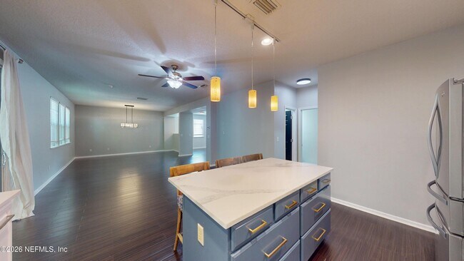 Building Photo - 1063 Collinswood Dr W