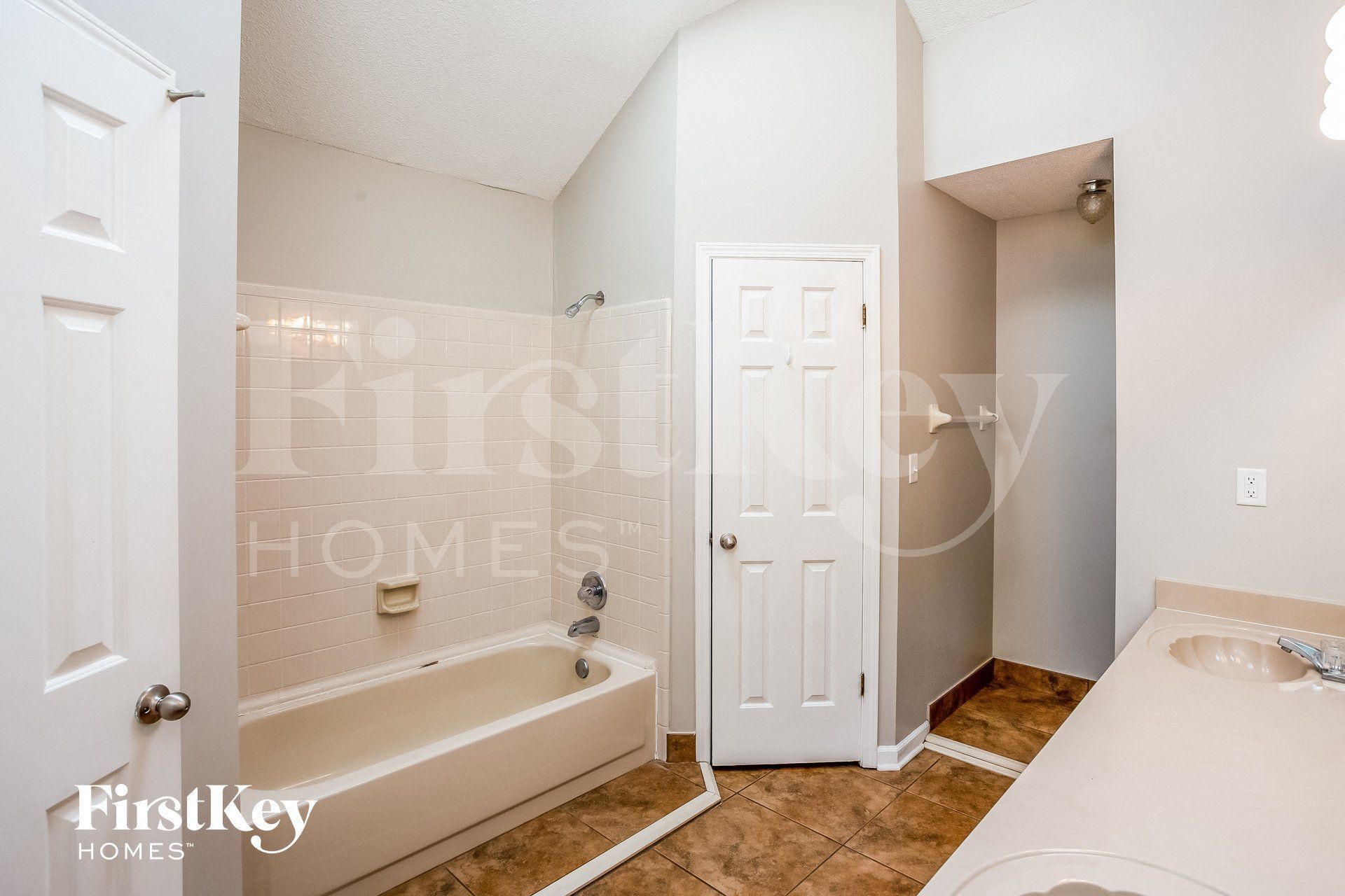 Building Photo - 4932 Water Fowl Ln