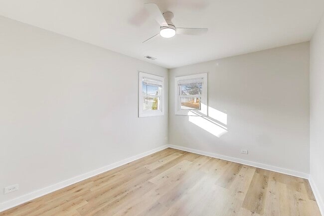 Building Photo - 1216 N 20th Ave