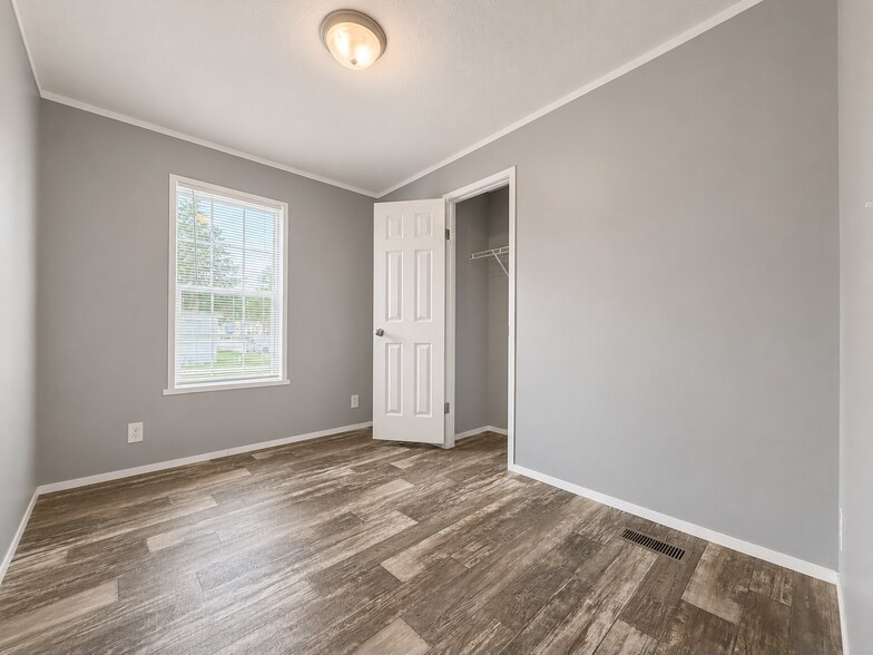 Building Photo - 11853 Cascade Cir