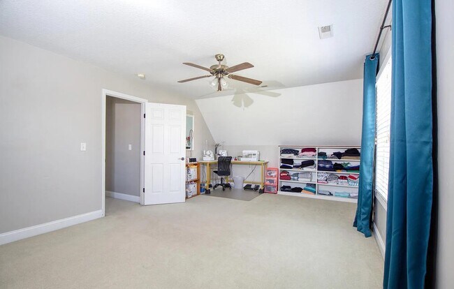 Building Photo - 5106 Tropicana Dr