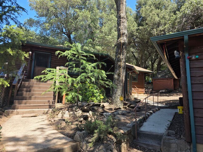 Building Photo - 7068 Sandy Creek Rd