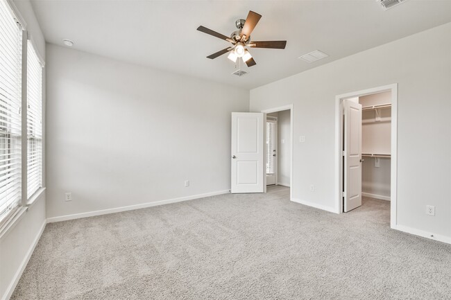 Building Photo - 9123 Eskesen Dr