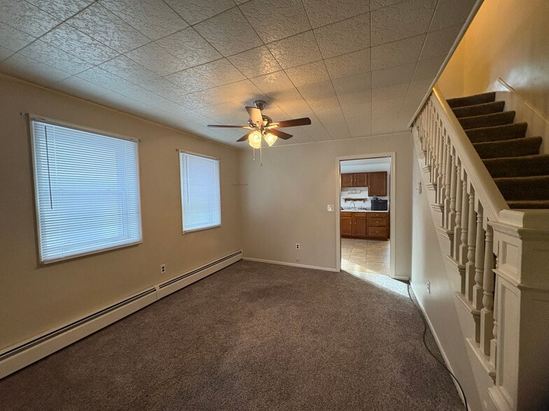 Building Photo - 23 Saint David St