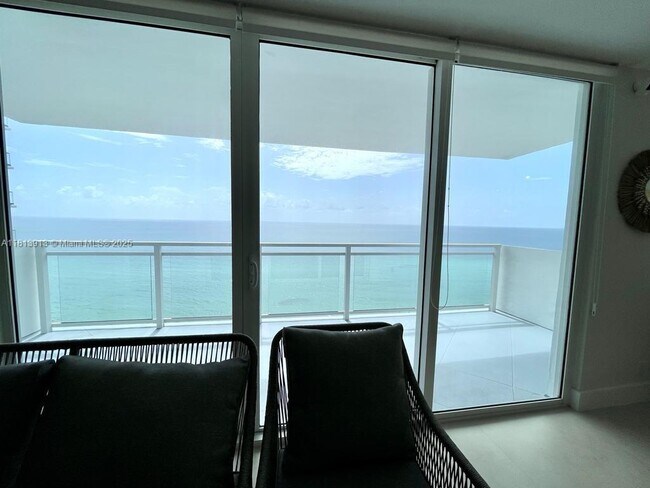 Building Photo - 2030 S Ocean Dr