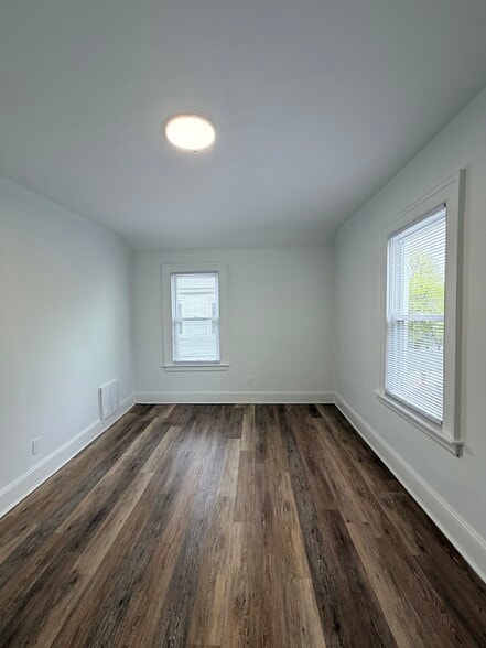 Bedroom right from bathroom - 44 Brooklawn St