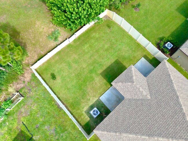 Building Photo - 927 Remington Green Dr SE