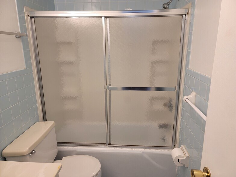 Building Photo - 255 E Beaver Ave