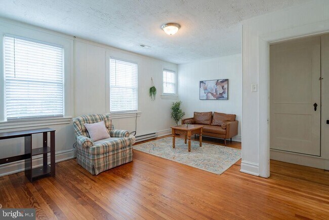 Building Photo - 315 Frederick St