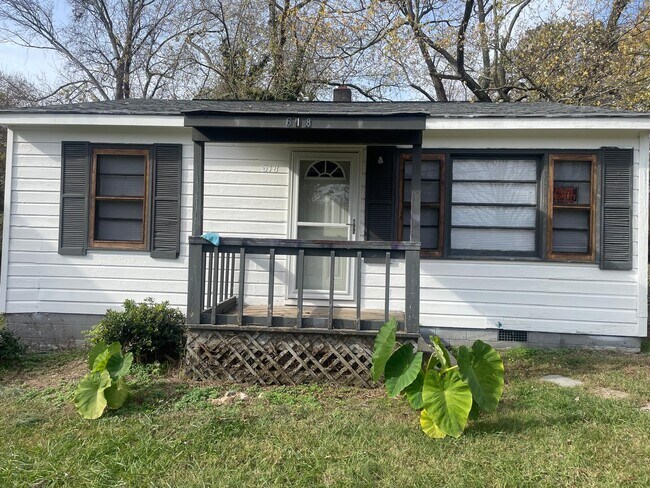 Primary Photo - 618 Grand St