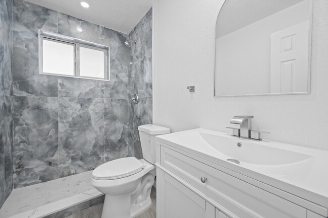 Building Photo - 2785 Reo Ln