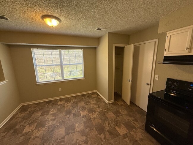 Building Photo - RC Quadplex