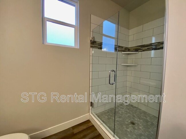 Building Photo - 438 N Stone Mountain Dr