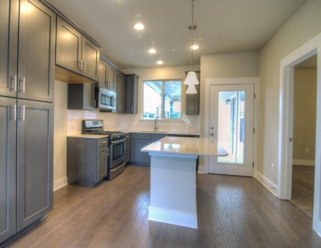 Building Photo - 7411 Pantherpaw St