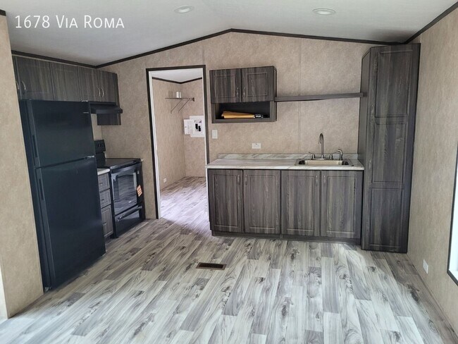 Building Photo - 1678 Via Roma Dr