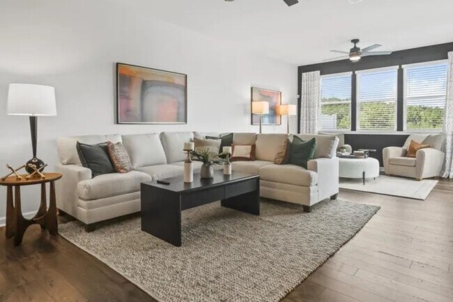 Building Photo - Beautiful Townhome for Rent!