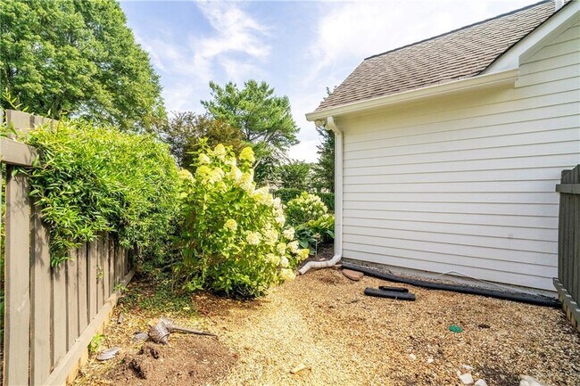 Building Photo - 6850 Weatherstone Way