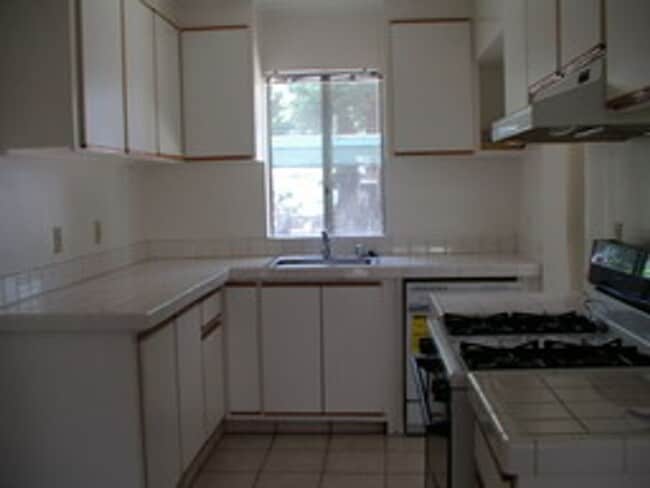 Building Photo - 1009 Murrieta Blvd