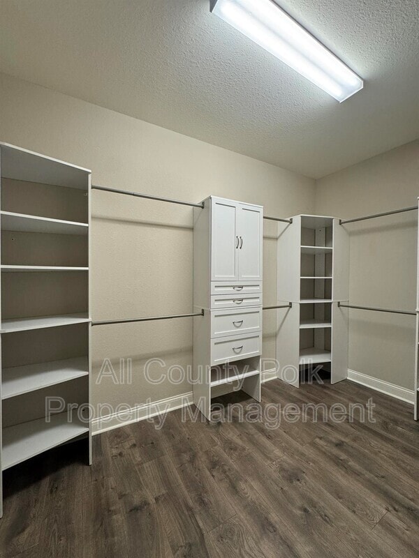 Building Photo - 272 Walkers Point Dr