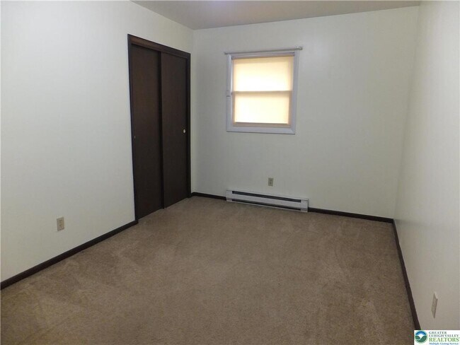 Building Photo - 8368 Seemsville Rd