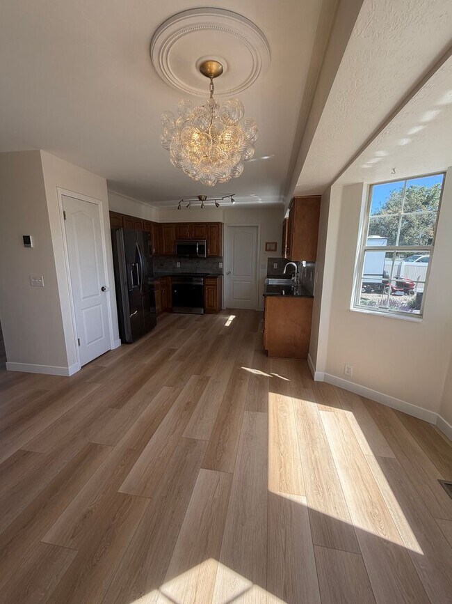 Building Photo - GORGEOUS SPACOUS HOMESTEAD!!!