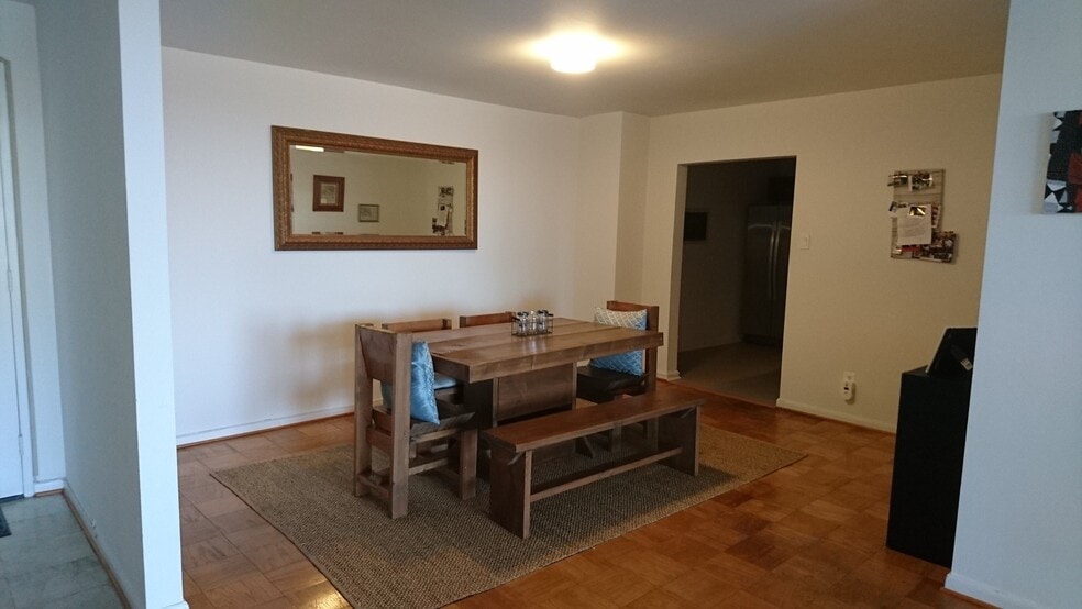 Dining room and entrance to kitchen - 5101 River Rd