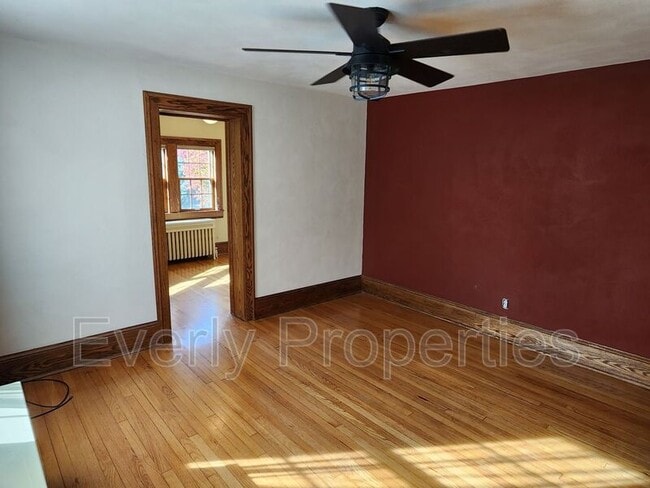 Building Photo - 120 68th Pl