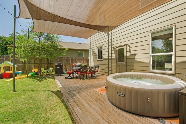 Building Photo - 9505 Southwick Dr