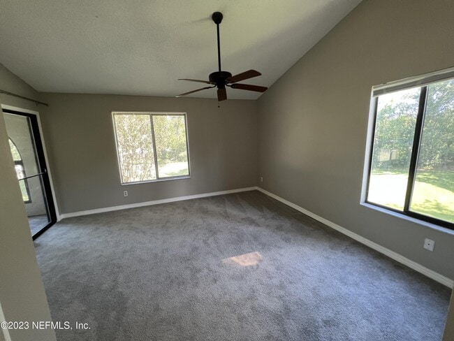 Building Photo - 3809 La Vista Cir