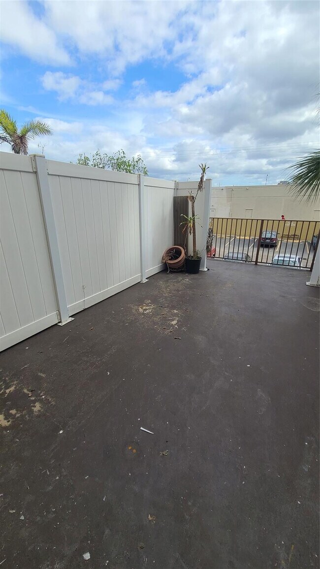 Building Photo - 4121 NW 26th St