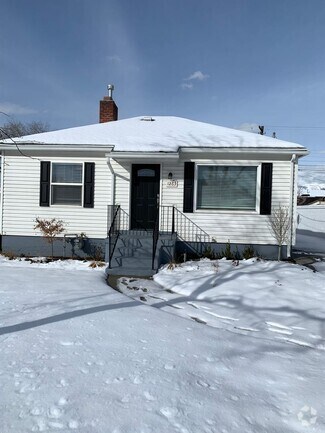 Building Photo - 4 Bedroom House in SLC for Rent!