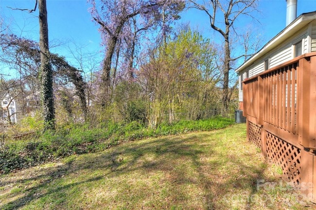 Building Photo - 1308 Mockingbird Ln