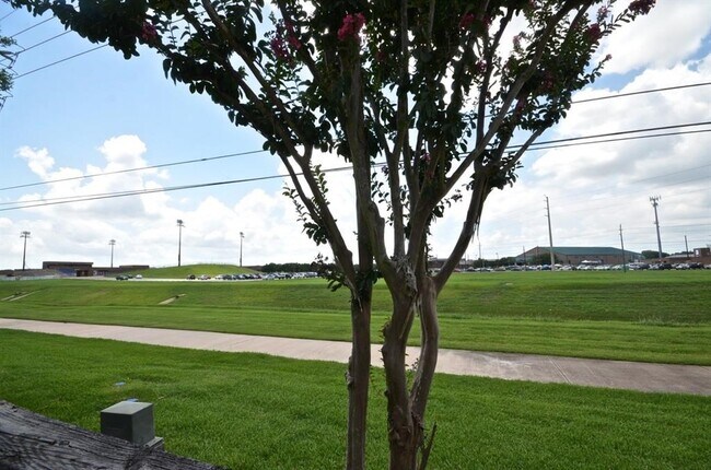 Building Photo - 2910 Grants Lake Blvd