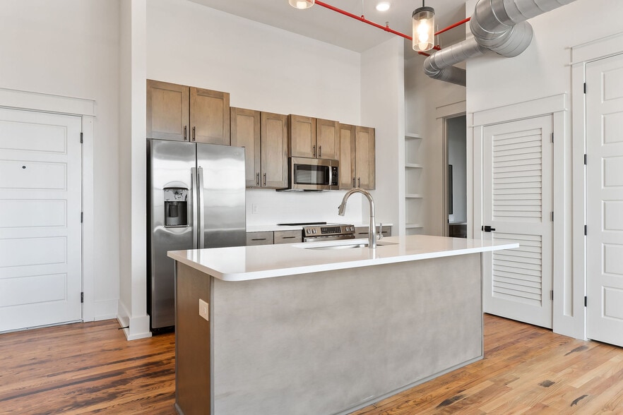 Building Photo - 211 W Colville St