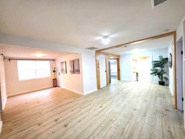 Building Photo - Vero Beach Rentals. Vero Beach Rent, LLC and Property Management Company