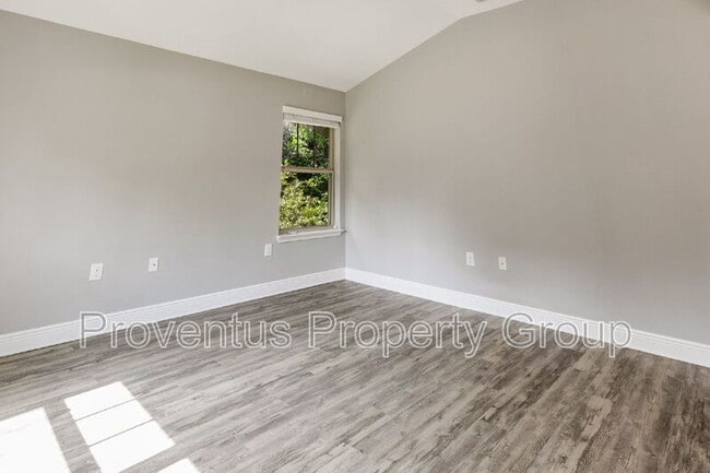 Building Photo - 3111 Hickory St