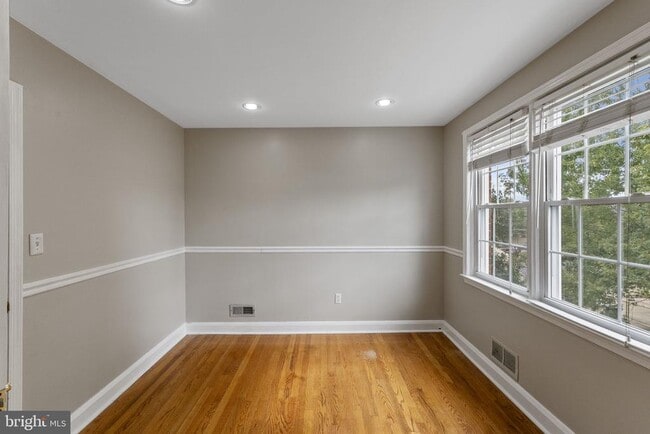 Building Photo - 1541 Doxbury Rd