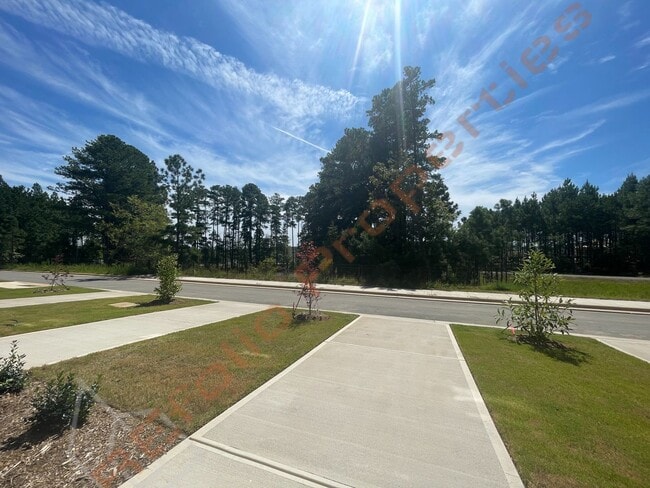 Building Photo - Gorgeous 3 Bedroom 3.5 Bath Townhome with ...