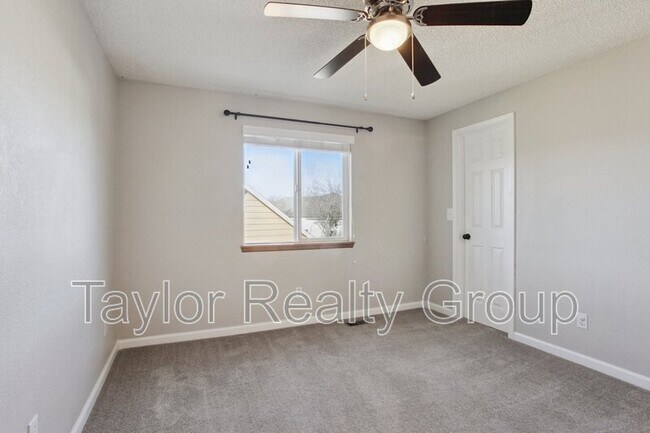 Building Photo - 13324 Umatilla St