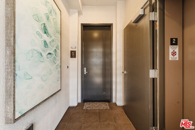 Building Photo - 12765 Bluff Creek Dr