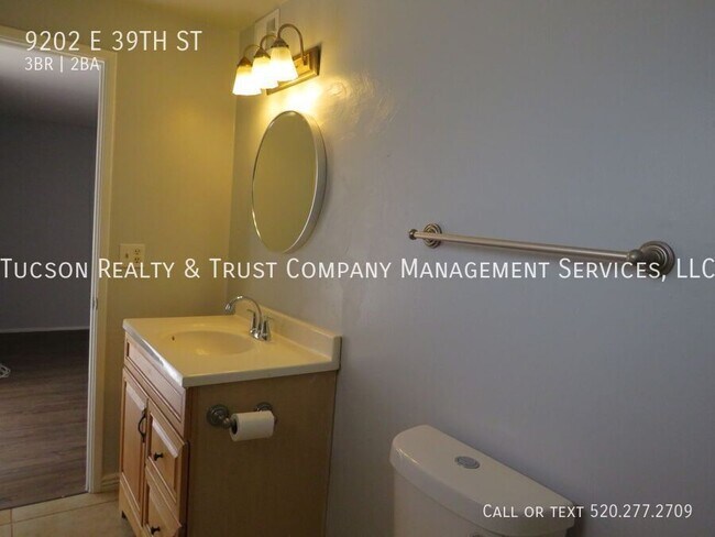 Building Photo - 9202 E 39th St