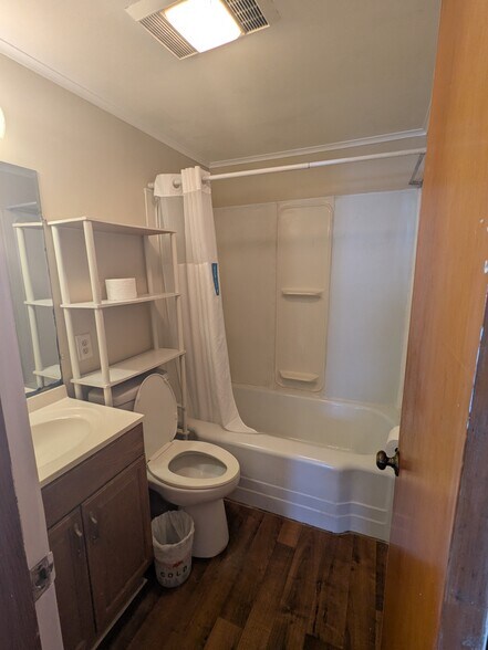 Building Photo - 120 S Fortner Ave