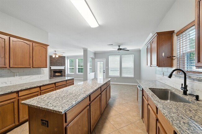 Building Photo - 7000 Snowy Owl St