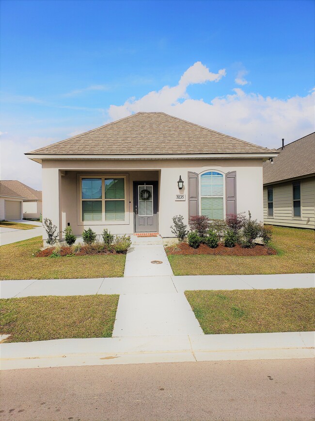 Primary Photo - 7635 Antebellum Ave